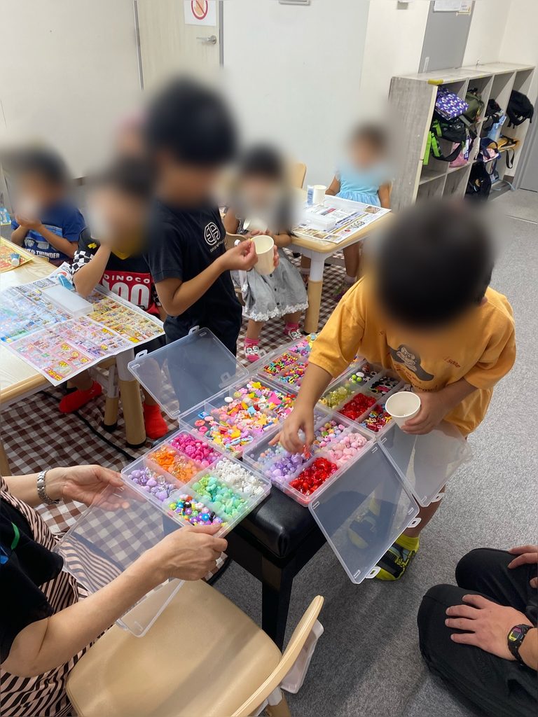 夏休みの制作活動を振り返っての活動写真(4)
