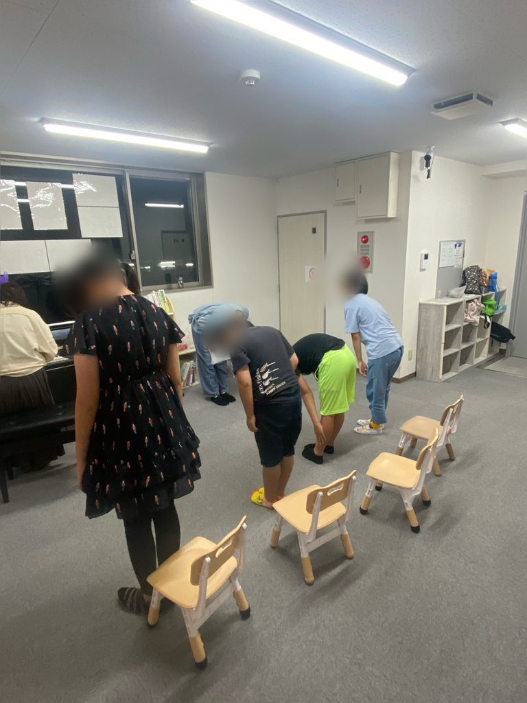音楽会に向けて練習中！一人ひとりの成長につながる音楽療育の活動写真（3）