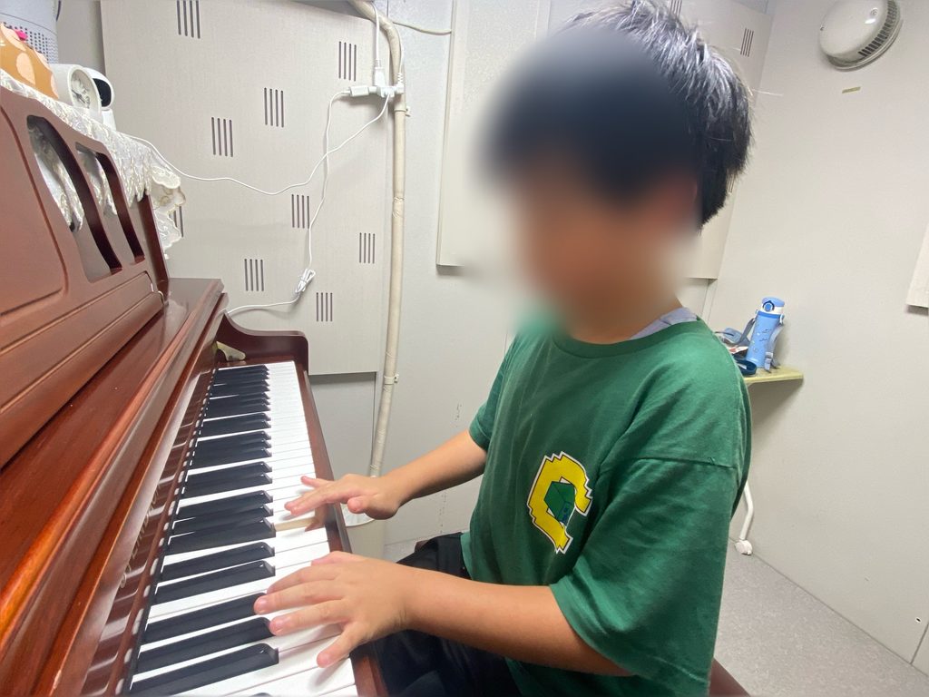 音楽会に向けて練習中！一人ひとりの成長につながる音楽療育の活動写真